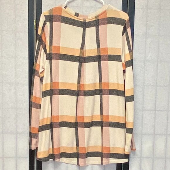 Studio B Bobeau Long Sleeve Scoop Neck Fuzzy Knit Pleat Back Plaid Tee Shirt XL - Picture 2 of 13